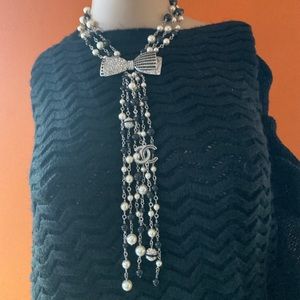 $ SPLD $ Spring 2017 CHANEL Resin & Strass CC Bow Necklace